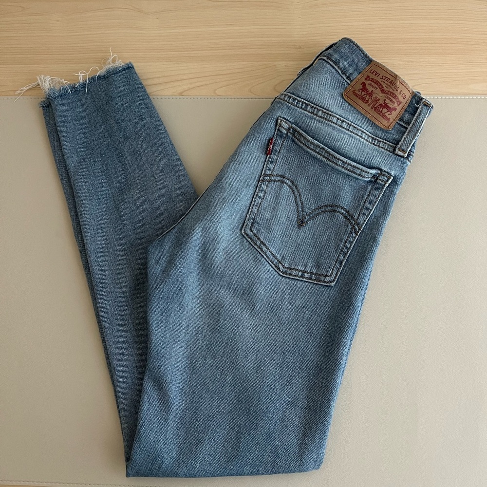 Levi’s Wedgie Skinny Size 25